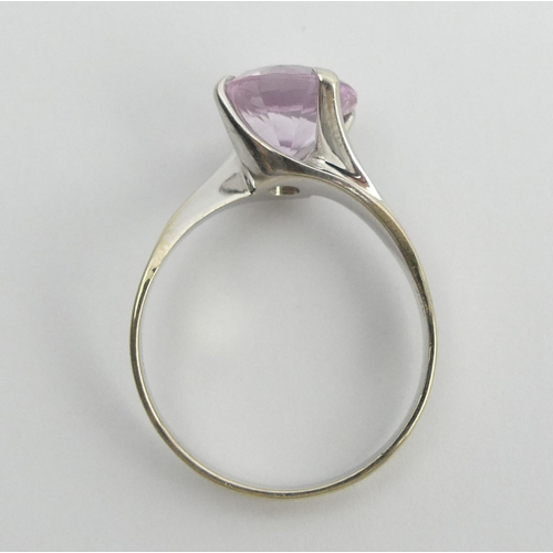 24 - 18ct white gold pink topaz single stone ring, 4 grams. Size Q, 9.2 mm. UK Postage £12.