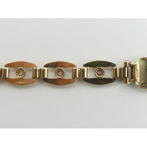 66 - 9ct gold identity bracelet, 6 grams. 19.5 cm x 7.8 mm. UK Postage £12.