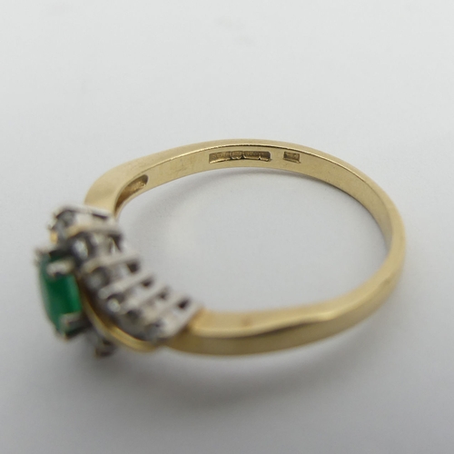 98 - 9ct gold green and white stone ring, 2.6 grams. Size P, 9 mm wide. UK Postage £12.