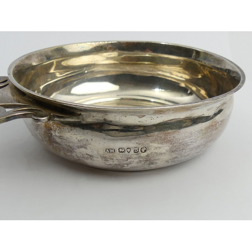 195 - Victorian silver single handled bowl, Alexander Macrae London 1873. 265 grams. 19.5 x 4.5 cm. UK Pos... 