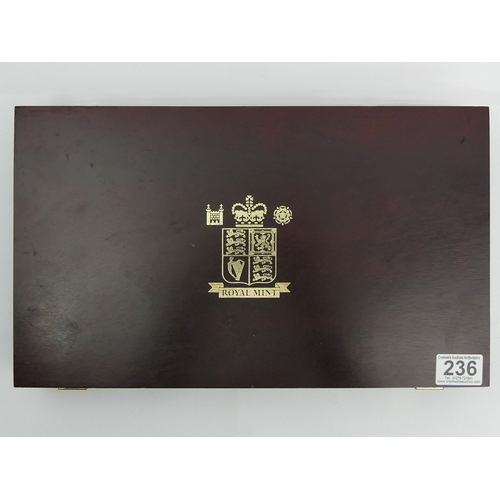 236 - 12 collectable £2 coins in a fitted Royal Mint case.UK Postage £12.