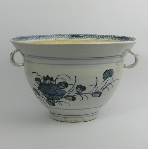 279 - Large Chinese blue and white porcelain twin handled bowl. 24 x 37 cm. UK Postage £32.