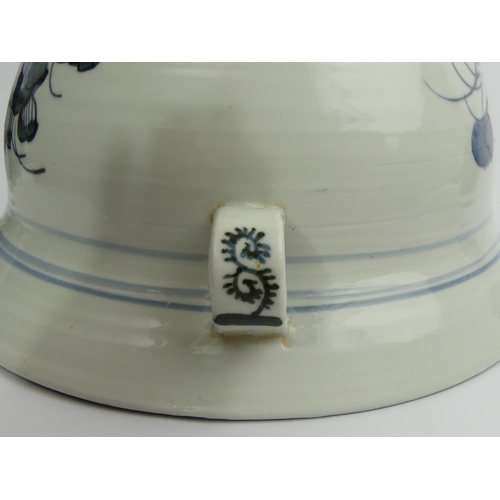 279 - Large Chinese blue and white porcelain twin handled bowl. 24 x 37 cm. UK Postage £32.