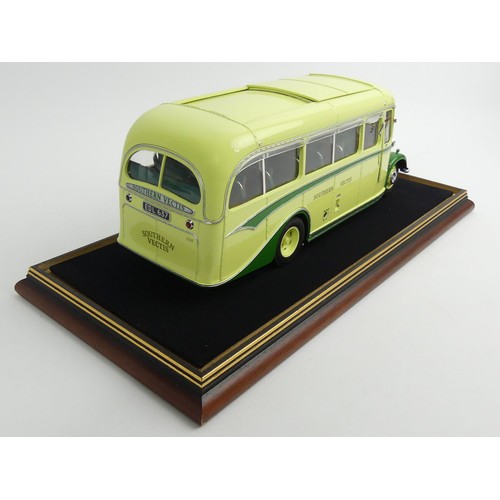 357 - A boxed Sun Star limited edition Diecast model 1:24 scale number 5002: 1947 Bedford OB Duple Vista c... 