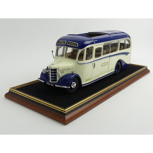 358 - A boxed Sun Star limited edition Diecast model 1:24 scale number 5008: 1949 Bedford OB Duple Vista c... 