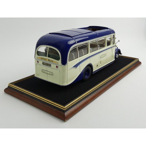 358 - A boxed Sun Star limited edition Diecast model 1:24 scale number 5008: 1949 Bedford OB Duple Vista c... 