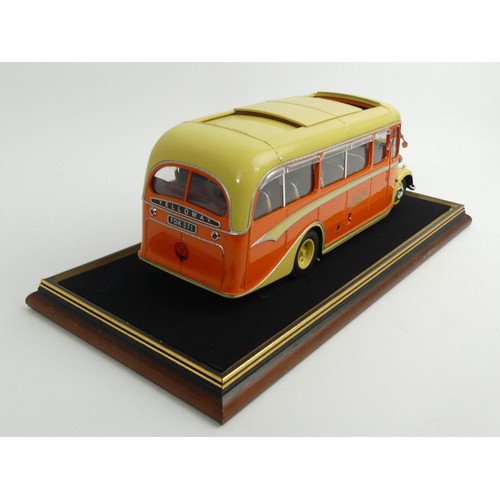 359 - A boxed Sun Star limited edition Diecast model 1:24 scale number 5001: 1947 Bedford OB Duple Vista c... 