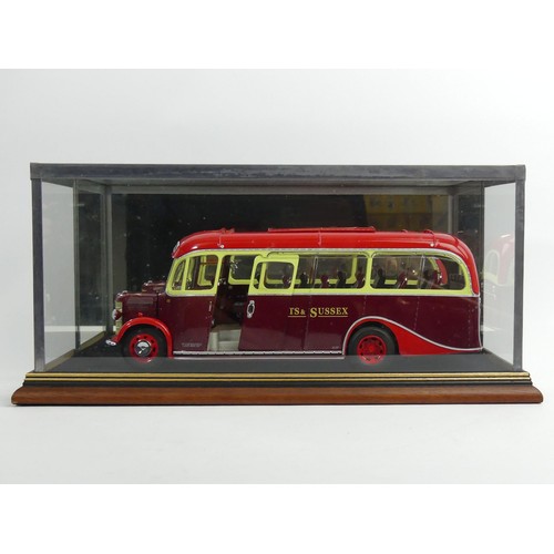 360 - A boxed Sun Star limited edition Diecast model 1:24 scale number 5004: 1947 Bedford OB Duple Vista c... 