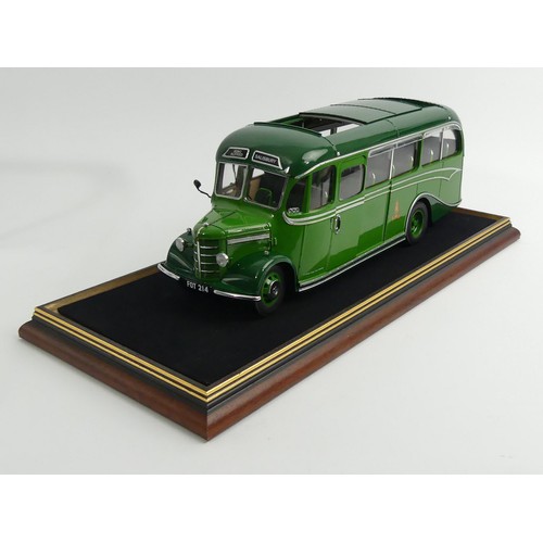 361 - A boxed Sun Star limited edition Diecast model 1:24 scale number 5003: 1947 Bedford OB Duple Vista c... 