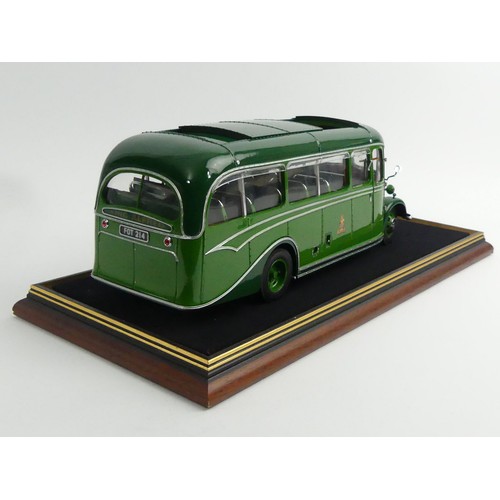 361 - A boxed Sun Star limited edition Diecast model 1:24 scale number 5003: 1947 Bedford OB Duple Vista c... 