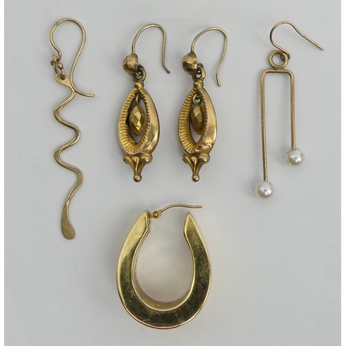 115 - Various 9ct gold earrings, 6 grams. UK Postage £12.