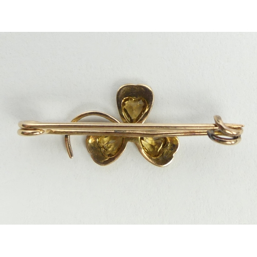 30 - 9ct gold citrine and seed pearl clover leaf design brooch, 1.7 grams, 32mm long. UK Postage £12.