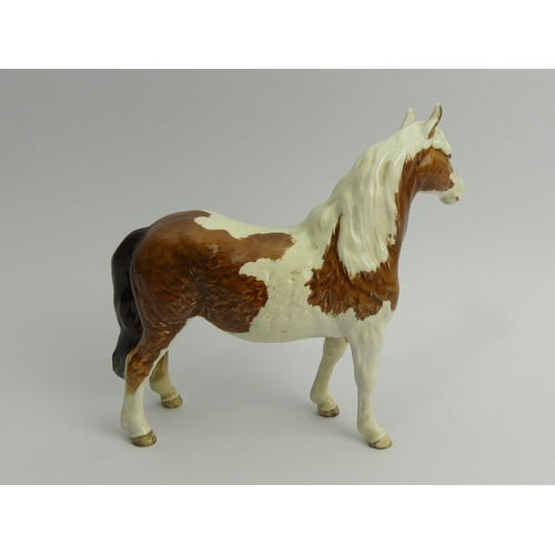 236 - Beswick Pottery Pinto Pony Skewbald 1373, 17cm. UK Postage £12.