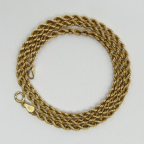 77 - 9ct gold twist chain necklace, 2.5 grams, 41cm long, 2.6mm wide. UK Postage £12.