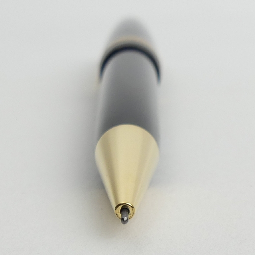 149 - Mont Blanc Meisterstuck propelling pencil in black and gold, 15cm, UK Postage £12. Condition report:... 