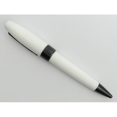 153 - Montegrappa Fortuna white resin and Ruthenium rollerball pen, boxed, 13.5cm. UK Postage £12.