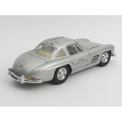 299 - Franklin Mint 1954 Mercedes-Benz 300SL, 19cm. UK Postage £12.