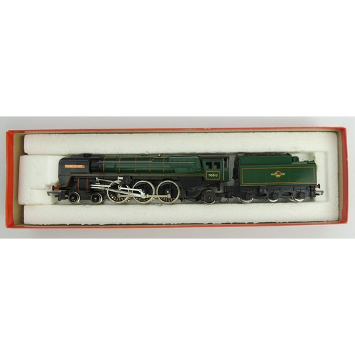 328 - Hornby 00 Gauge boxed locomotive Oliver Cromwell R.552. UK Postage £12.