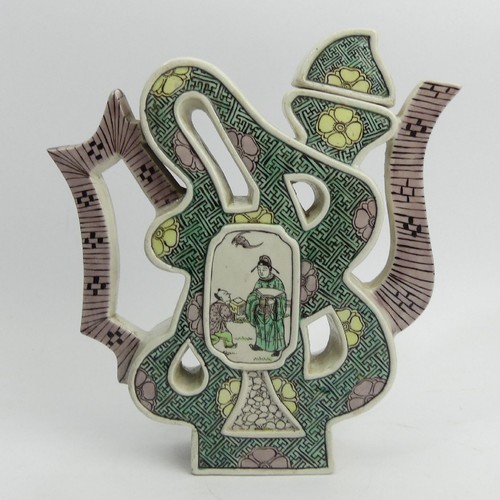 189 - Chinese porcelain Famille Verte puzzle tea pot, 20.5cm. UK Postage £15.