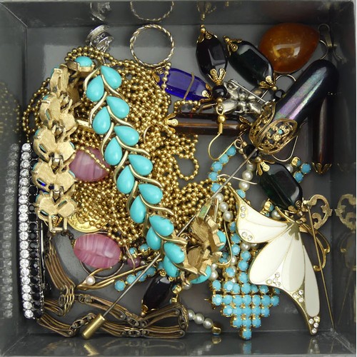 41 - A collection of mostly costume jewellery including a 15ct gold ring, 2.2 grams.  UK Postage £12.