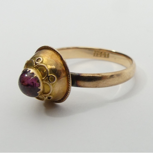 17 - 15ct gold garnet single stone ring, 2.2 grams, 10.6mm, size O. UK Postage £12.