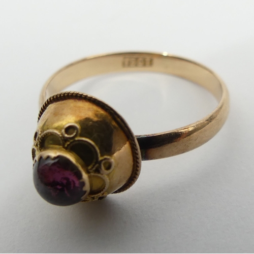 17 - 15ct gold garnet single stone ring, 2.2 grams, 10.6mm, size O. UK Postage £12.