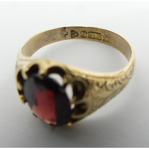 72 - 9ct gold garnet single stone ring, Chester 1907, 4.6 grams, 12mm, size R. UK Postage £12.