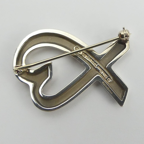 75 - Tiffany & Co sterling silver Paloma Picasso loving heart brooch, London 1999, 8.6 grams, 35mm. UK Po... 