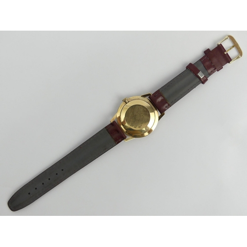 138 - 9ct gold Hamilton manual wind gents watch. UK Postage £12. 
Condition Report: In good working order.