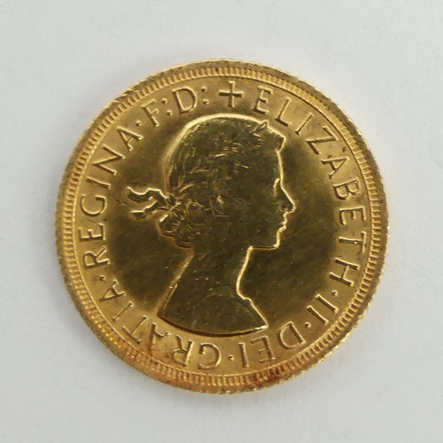 227 - Elizabeth II 1968 gold full sovereign. UK Postage £12.