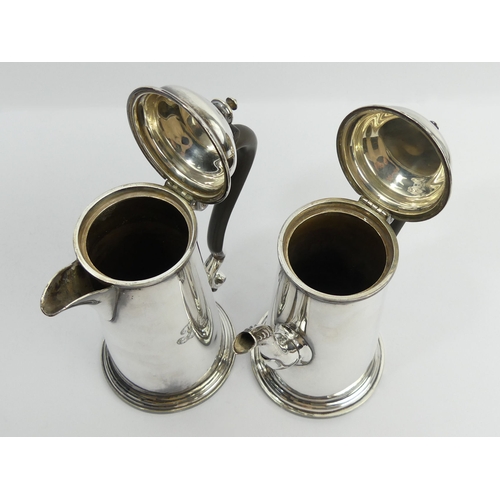 232 - Good quality silver plated coffee pot and hot water pot, 21cm. UK Postage £12.