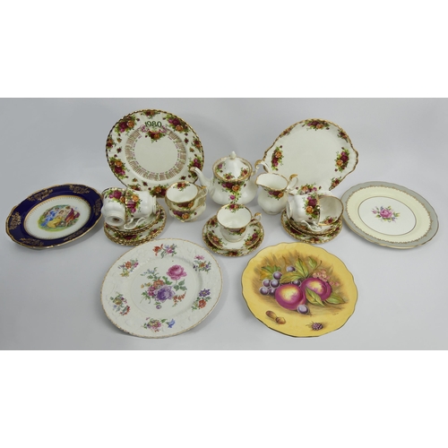 333 - Country Roses Royal Albert tea set along with Aynsley and other cabinet plates. UK Postage £20.