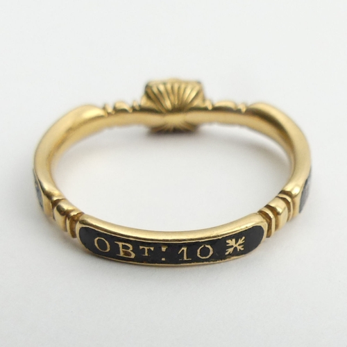 38 - 1733 gold mourning ring set with rock crystal?    