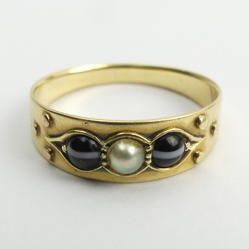 53 - 18ct gold split pearl and agate ring, 2.5 grams, 5.8mm, size P.