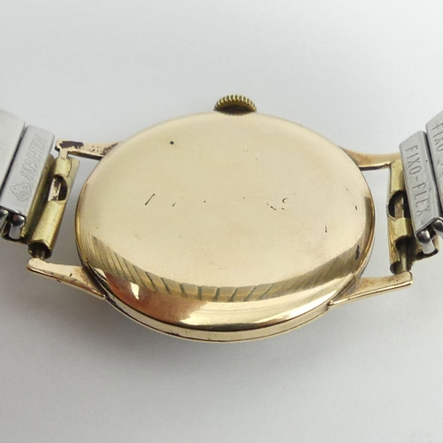 126 - 9ct gold gents Tudor manual wind watch, c.1960. Condition Report: In working order.