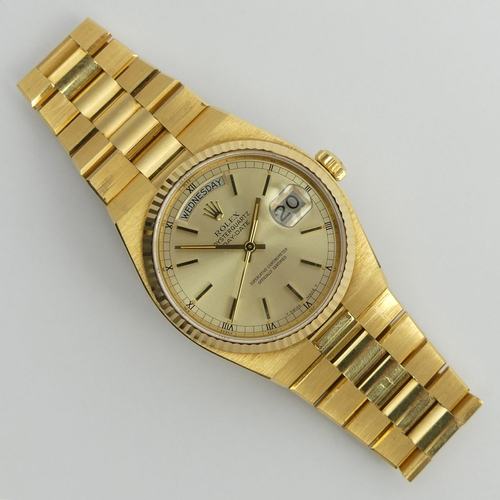 152 - 18ct gold Rolex Oyster quartz day-date superlative chronometer, No 6296289, dating from 1982, comple... 