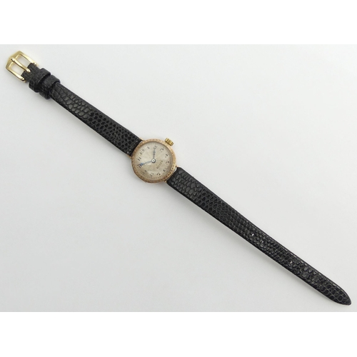 157 - Vintage 9ct gold ladies Prima movement Rolex watch on a Hirsch leather strap, 23.2mm inc. button.
Co... 