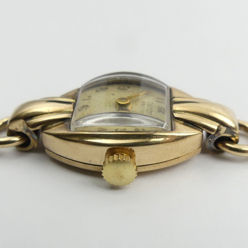 160 - Ladies 1950's Tudor Rolex 9ct gold manual wind watch on a plated strap, with original paperwork, 31m... 