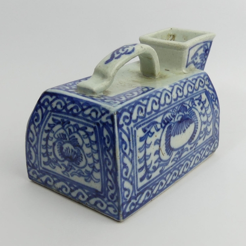 335 - An early 19th century Chinese blue & white porcelain urinal, 21cm x 13.5cm.