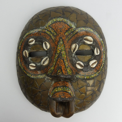 450 - Luba South East Congo Katanga region tribal mask, 27 x 33cm.