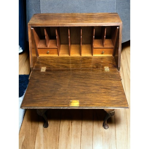 498 - 1950's walnut bureau on cabriole legs, the fall front revealing a fitted interior. 102 x 65cm. Colle... 