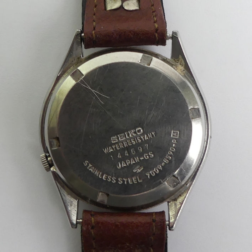 154 - Gents Seiko automatic day, date adjust watch. 37 mm wide.
Condition report: In working order.