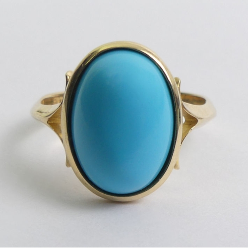 104 - 14ct gold turquoise set ring, 3.7 grams, 15.5mm, size O.