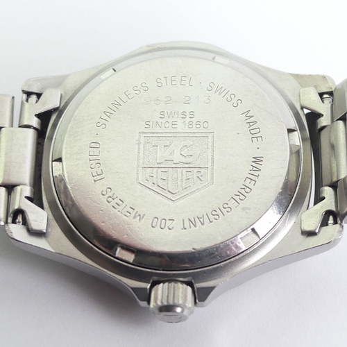 129 - Tag Heuer stainless steel 2000 professional date adjust quartz watch, 37mm inc. button.
Condition Re... 