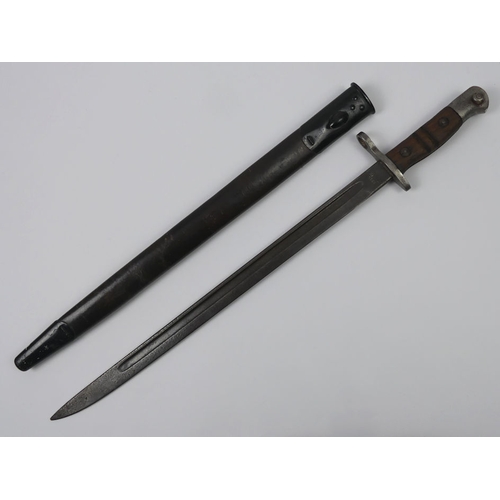 201 - British 1913 pattern bayonet and scabbard, 43cm blade.