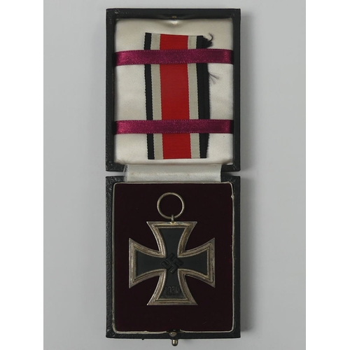 218 - WWII Iron Cross, 2nd class with ribbon and fitted case.