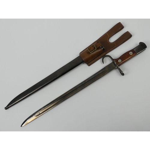 224 - WWII Japanese Arisaka type 30 rifle bayonet and scabbard, blade 39cm.