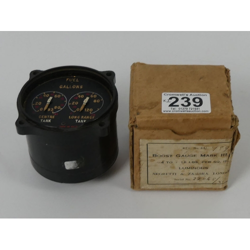 239 - A boxed original British WWII aircraft boost gauge, stamped to verso 6A/1225 by Negretti & Zambra, t... 