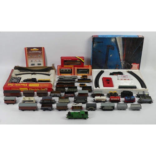 355 - A quantity of 00 gauge including Hornby and Jouef train sets and boxed Hornby wagons.