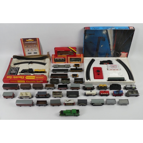 355 - A quantity of 00 gauge including Hornby and Jouef train sets and boxed Hornby wagons.